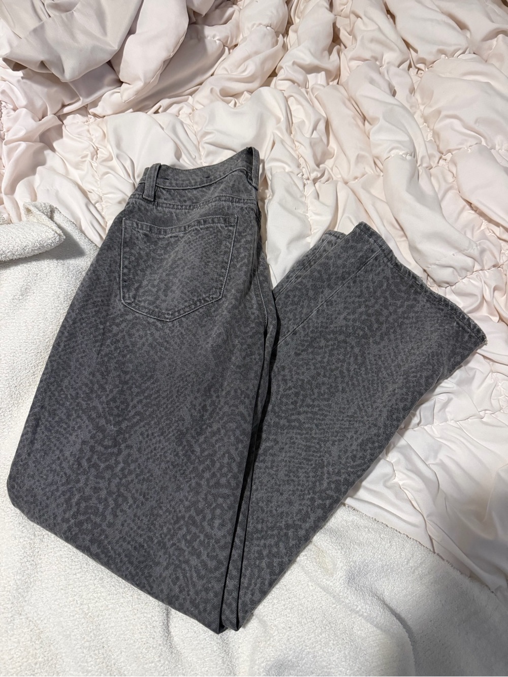 American Eagle Outfitters Straight Leg Jeans in Charcoal Gray Print